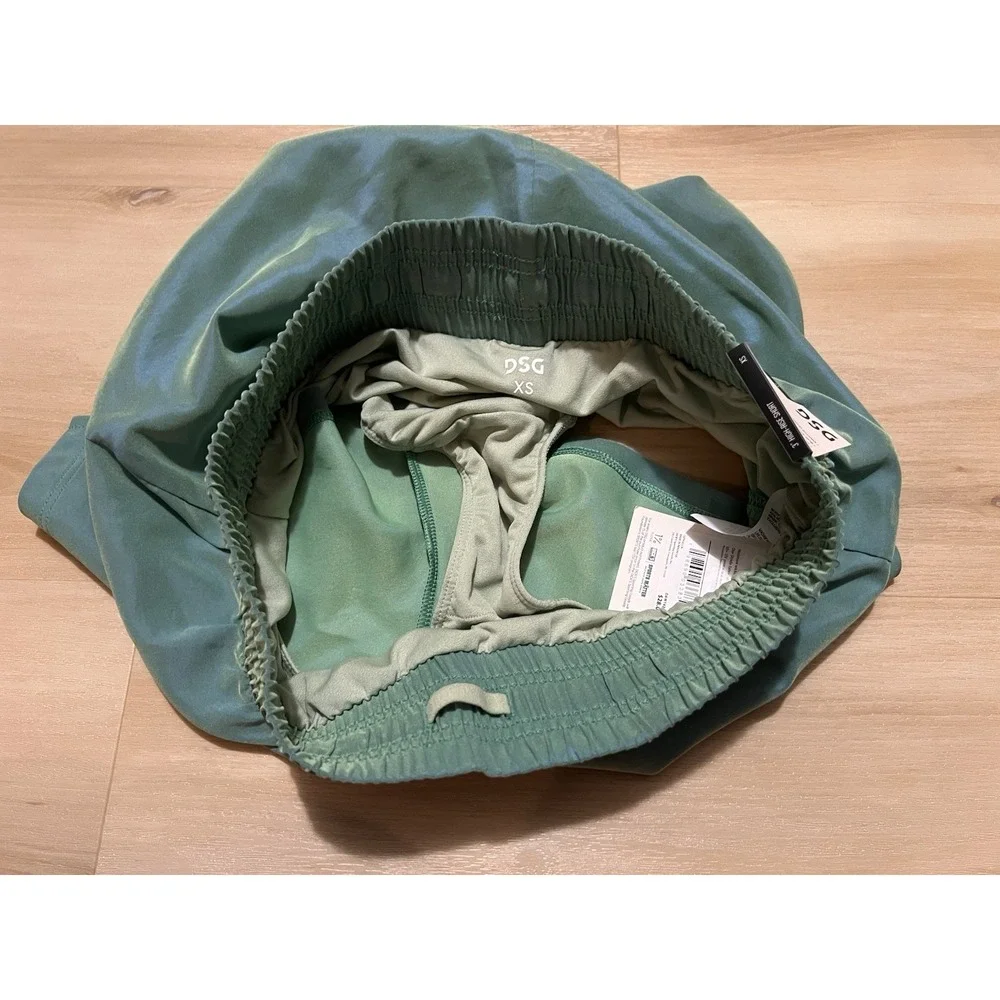 NWT DSG Women's XS‎ High Rise Stride Shorts Green Iridescent Lined Short
